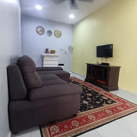 Ebnur Homestay Arau Eksteriør bilde
