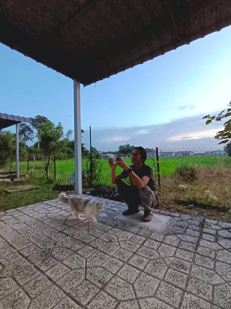 Ebnur Homestay Arau Eksteriør bilde