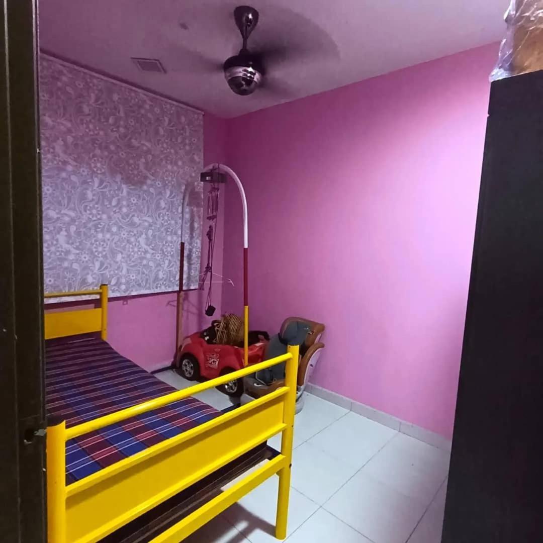 Ebnur Homestay Arau Eksteriør bilde