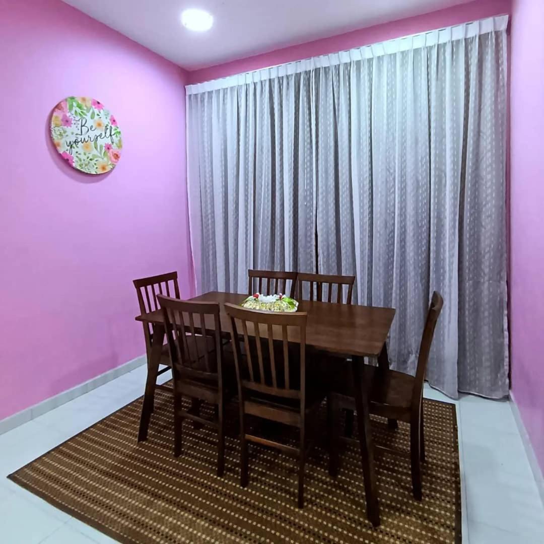 Ebnur Homestay Arau Eksteriør bilde