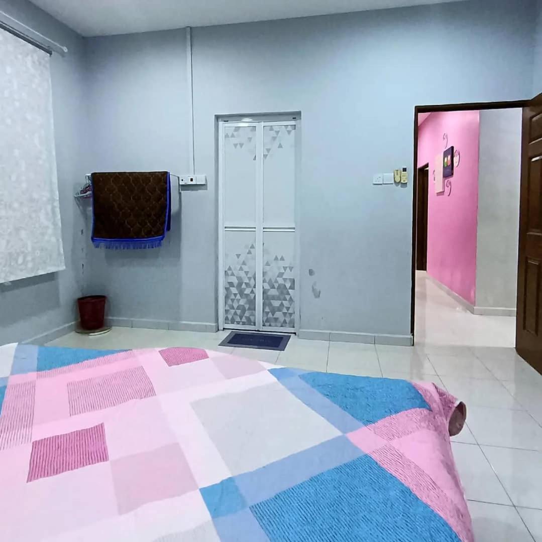 Ebnur Homestay Arau Eksteriør bilde