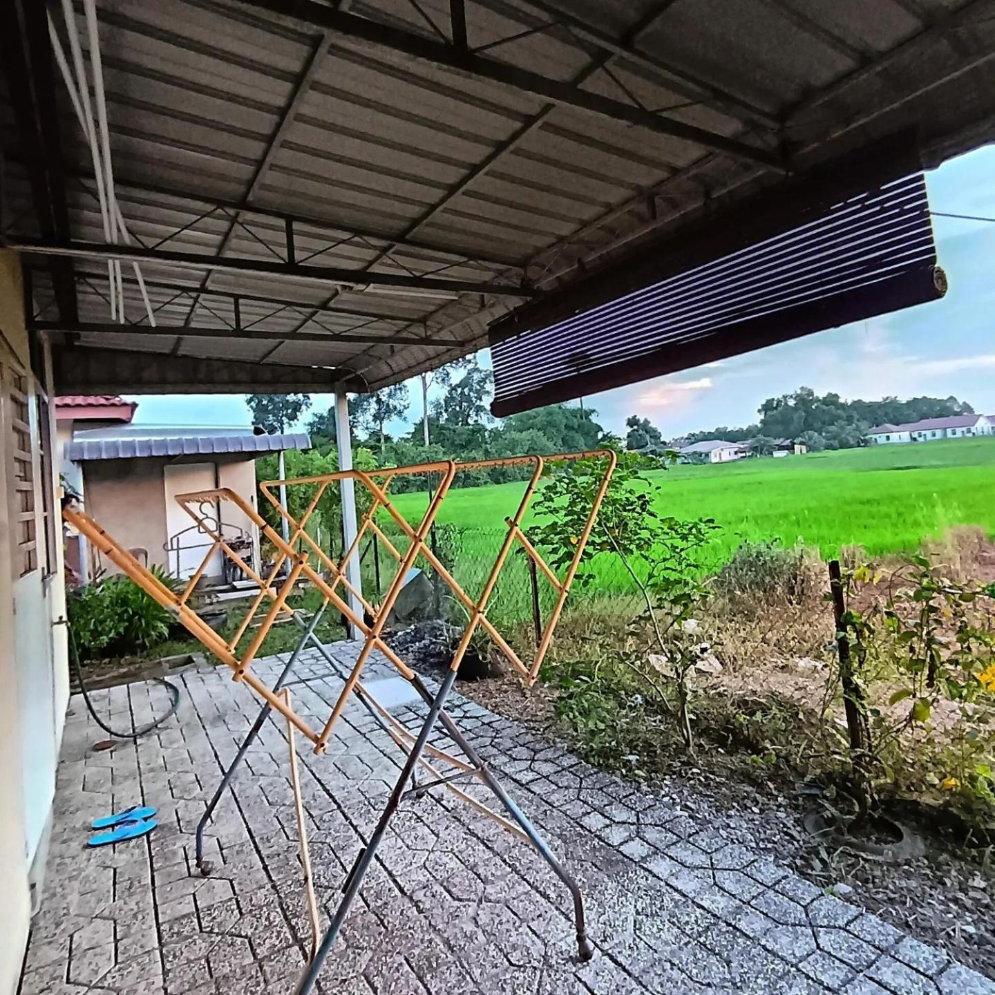 Ebnur Homestay Arau Eksteriør bilde