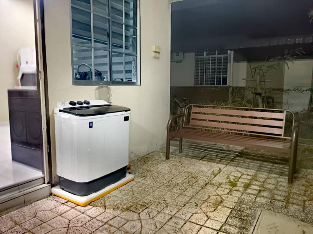 Ebnur Homestay Arau Eksteriør bilde