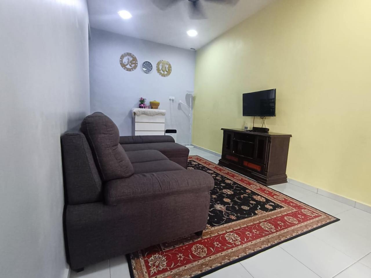 Ebnur Homestay Arau Eksteriør bilde