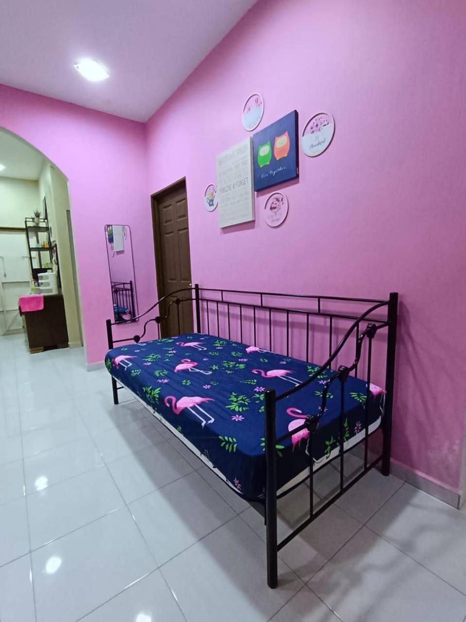 Ebnur Homestay Arau Eksteriør bilde
