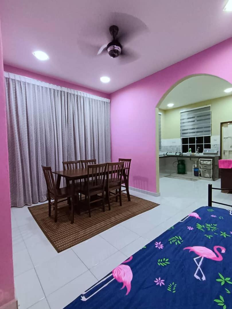 Ebnur Homestay Arau Eksteriør bilde